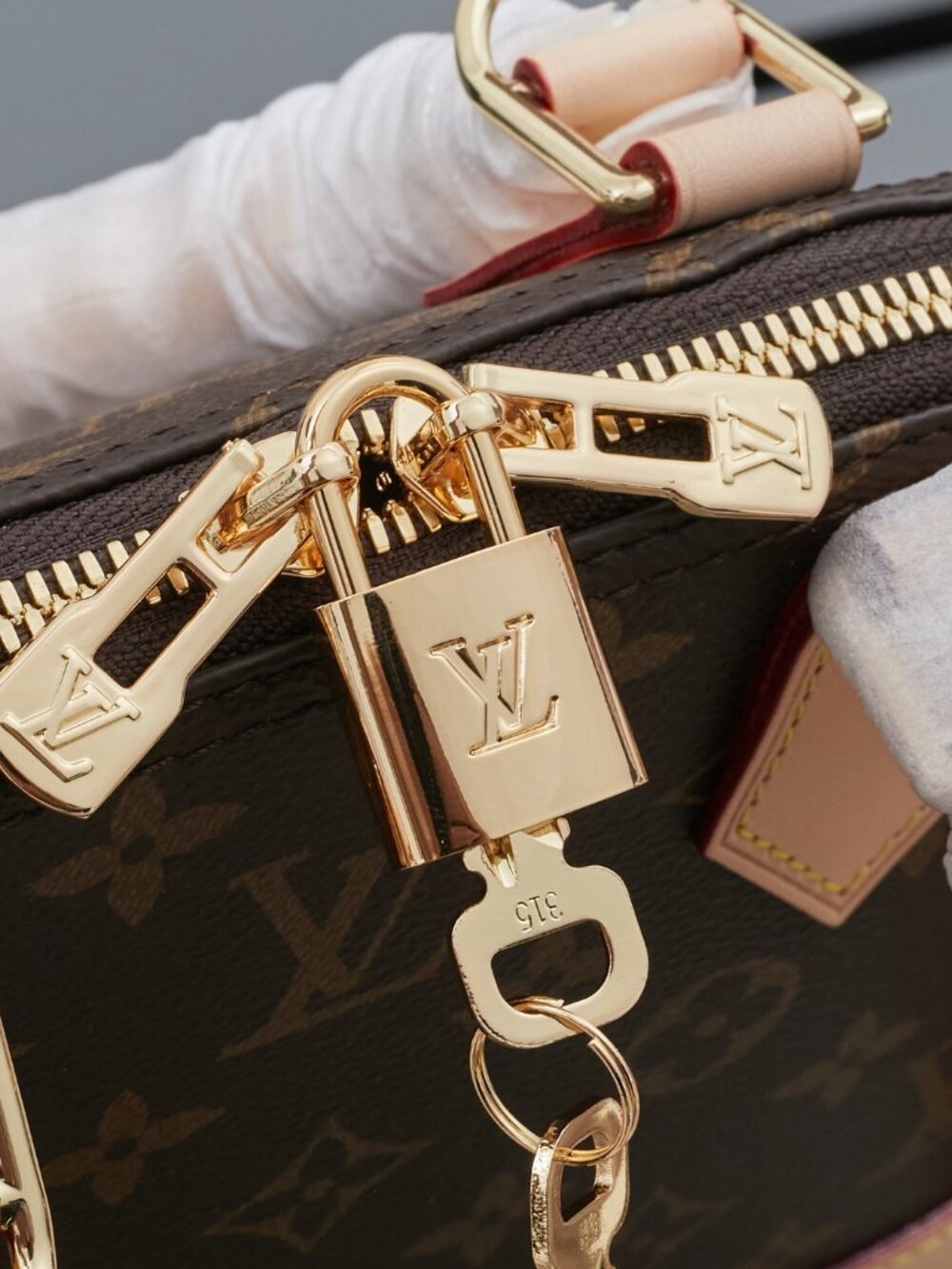 🍷Louis Vuitton Alma BB Mini Shoulder Bag - Picture 6 of 9